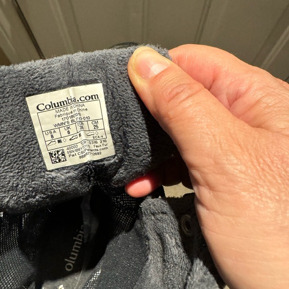 Columbia winter boots in colour black Size 8 - Picture 2 of 2